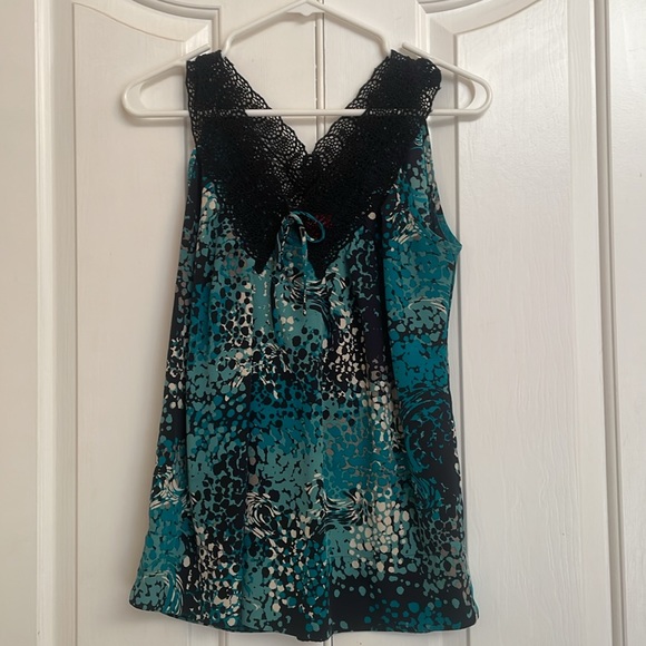 Beautiful Elle teal/green/black silky shear women’s tank. - Picture 2 of 11